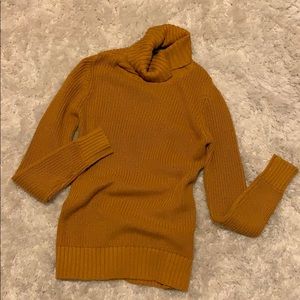 ✨Mustard Turtleneck✨